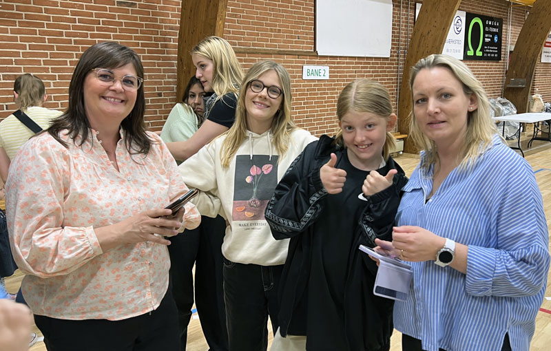 Tine og Bettina bakker op - Søften Nyt - Foto: Anders Godtfred-Rasmussen.