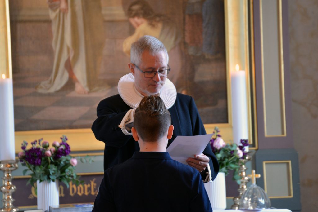 John og konfirmanden - Søften Nyt - Foto: Anders Godtfred-Rasmussen.