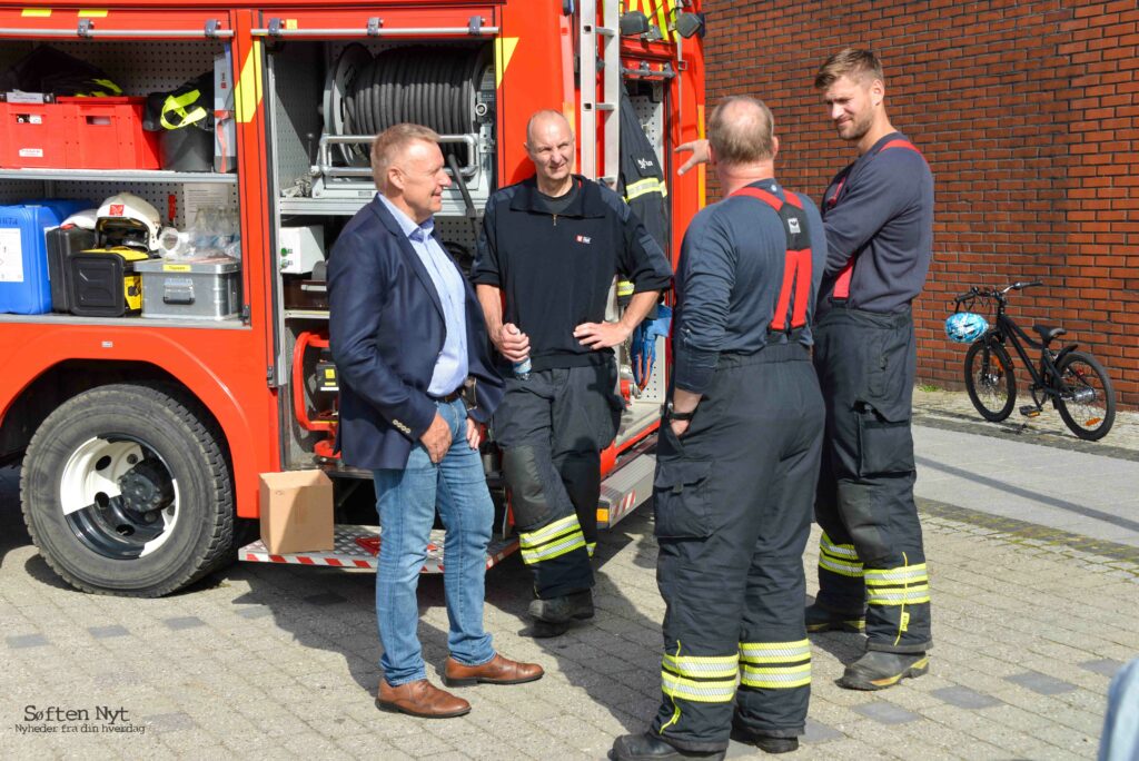 Borgmesteren og brandmændene - Søften Nyt - Foto: Anders Godtfred-Rasmussen.