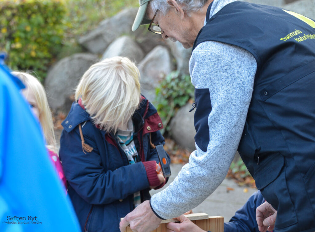 Alfred Borg hjælper - Søften Nyt - Foto: Anders Godtfred-Rasmussen.